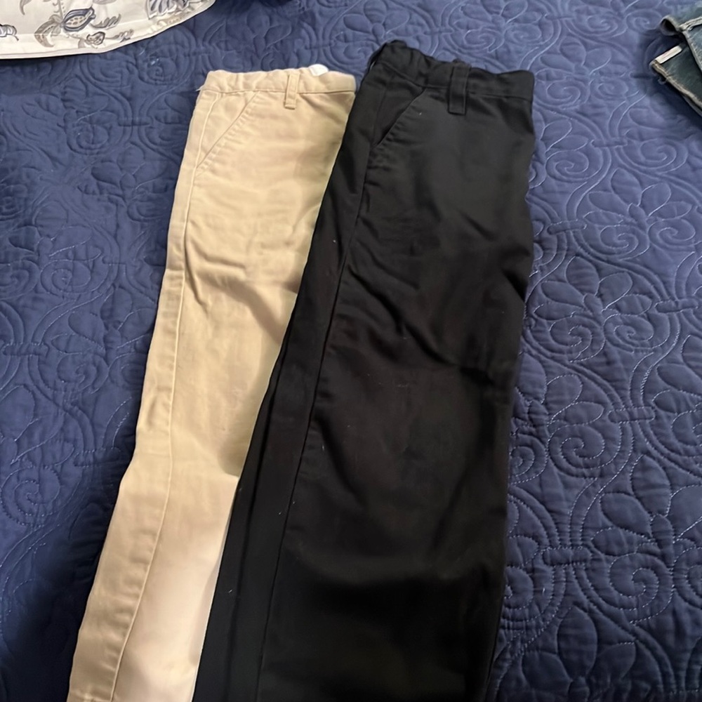 Boys old navy pants adjustable waste like 2 . Size 6 2 pair . Straight leg